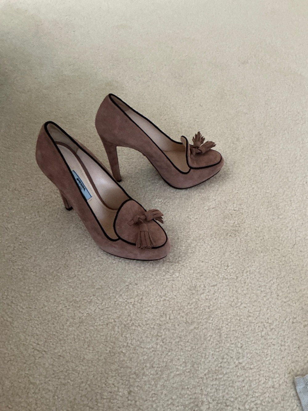 Prada pink suede tassel pump, size 38 1/2, nwot no box